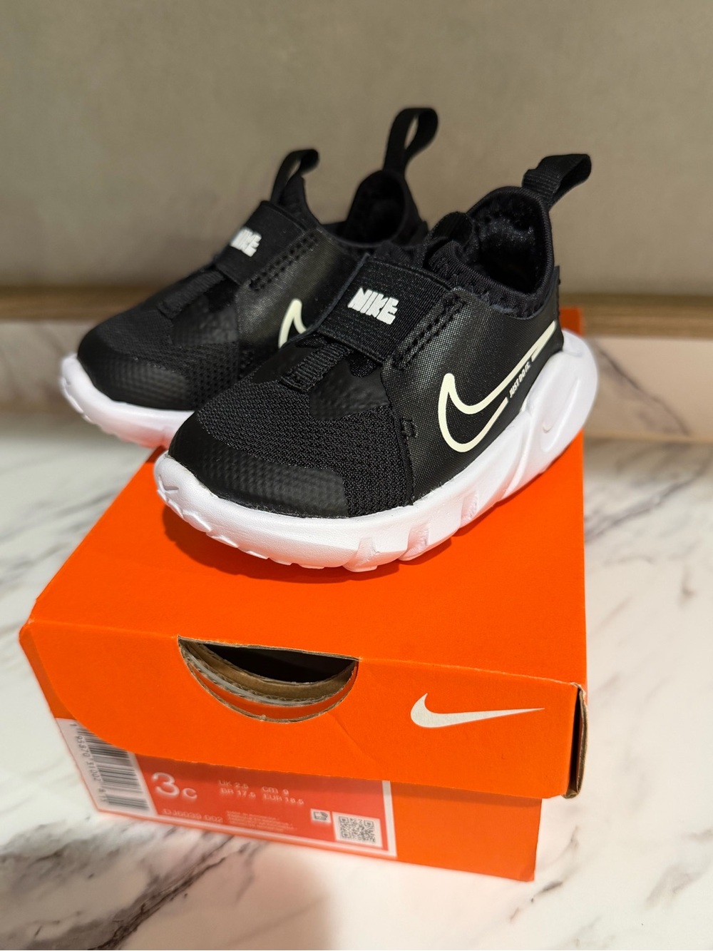 3C Nike Flex Runner 2 Sneakers